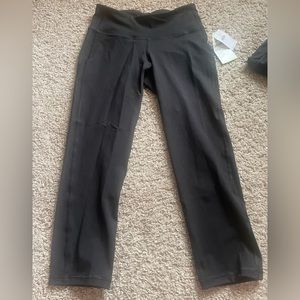 black old navy cropped leggings